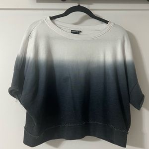 Mono B tee size small